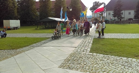 Wejście do Matki (Z Legnicy do Krzeszowa cz. 2)