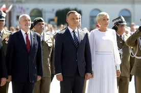 Prezydent Andrzej Duda złożył wieniec przed Grobem Nieznanego Żołnierza