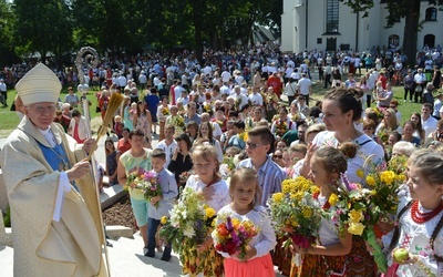 Abp Jędraszewski w Ludźmierzu: ideologia gender i związki partnerskie to nowa szaleńcza doktryna