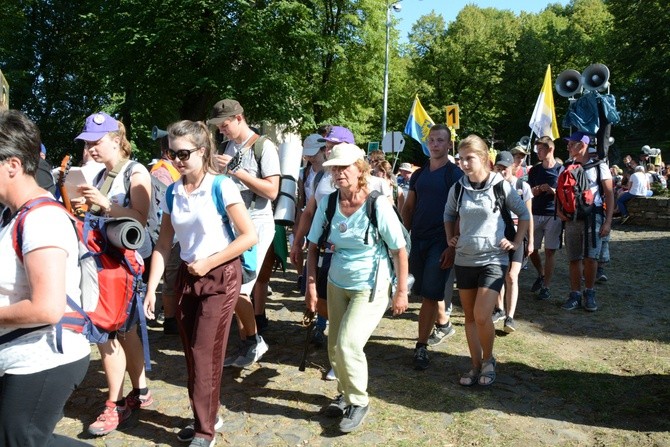 Pielgrzymkowe zejście z Góry św. Anny