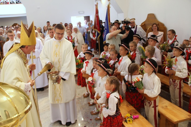 Poświęcenie kościoła w Woli Piskulinej