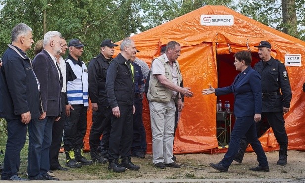 Premier: Jestem pod wrażeniem tego, jak ludzie się tutaj zjednoczyli 
