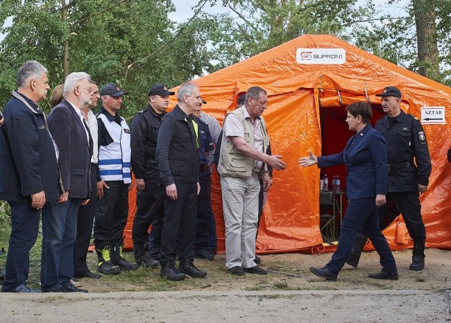 Premier: Jestem pod wrażeniem tego, jak ludzie się tutaj zjednoczyli 