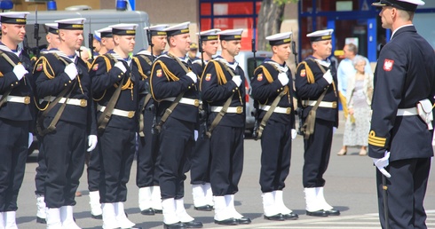 Ustawą z 30 lipca 1992 roku przywrócono 15 sierpnia jako datę obchodów Święta Wojska Polskiego