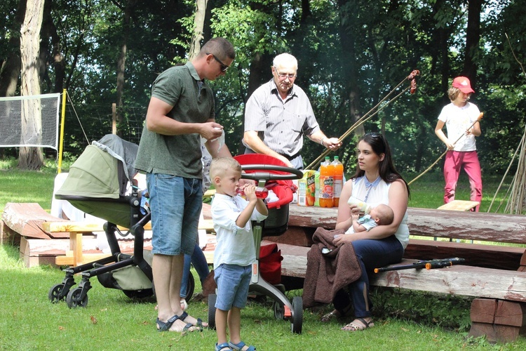 Nałożenie paliusza abp. Józefowi Górzyńskiemu