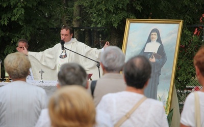 Ks. Adam Matysiak odprawia Mszę św. polową