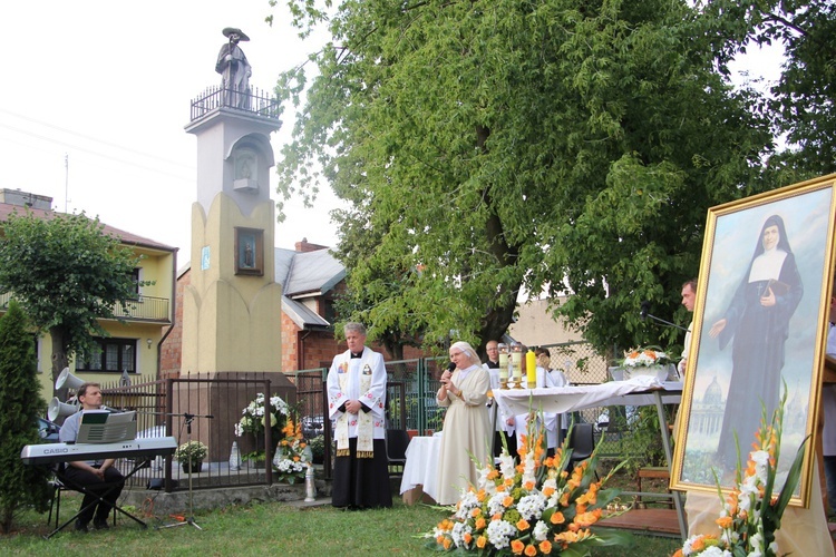 Msza św. przy kapliczce św. Rocha w Łowiczu