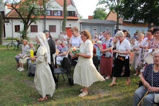 Msza św. przy kapliczce św. Rocha w Łowiczu