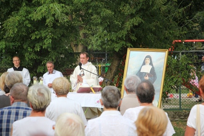 Msza św. przy kapliczce św. Rocha w Łowiczu