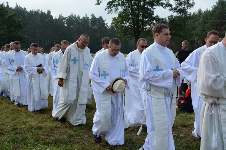 Msza św. na polanie w Pietraszowie