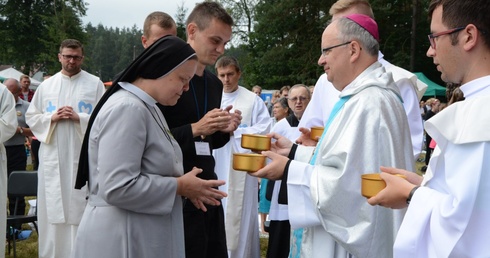 Może być życie mierne i życie święte