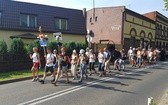 Pielgrzymi idą dziś przez cały dzień