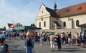 Pielgrzymi idą dziś przez cały dzień