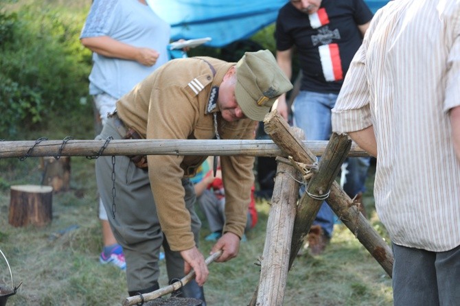 Msza św. w leśnej kaplicy na Baraniej Cisieckiej