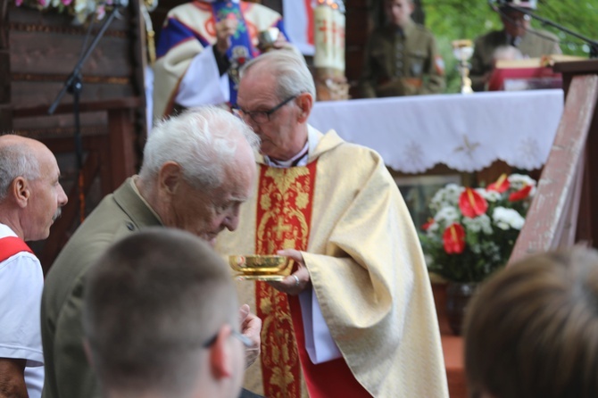 Msza św. w leśnej kaplicy na Baraniej Cisieckiej