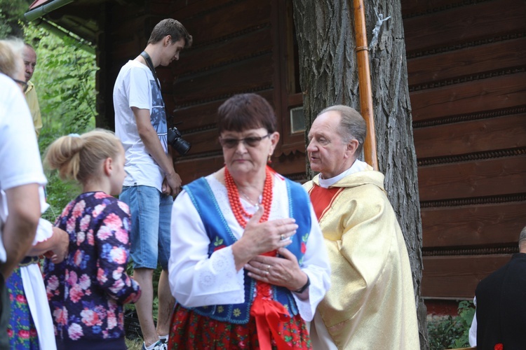 Msza św. w leśnej kaplicy na Baraniej Cisieckiej