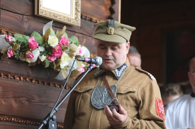 Msza św. w leśnej kaplicy na Baraniej Cisieckiej