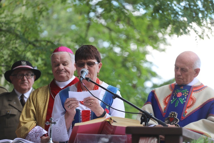 Msza św. w leśnej kaplicy na Baraniej Cisieckiej