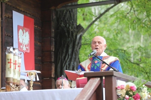 Msza św. w leśnej kaplicy na Baraniej Cisieckiej