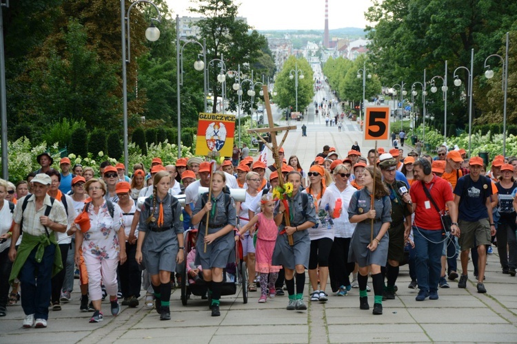 "Piątki" na ostatniej prostej