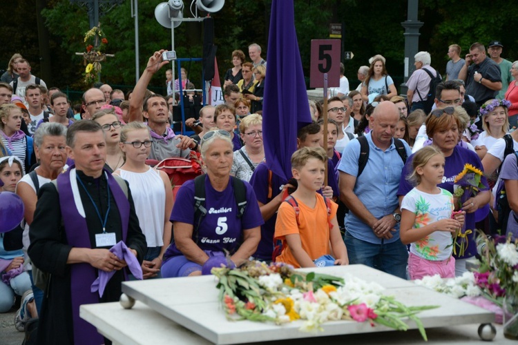 "Piątki" na ostatniej prostej