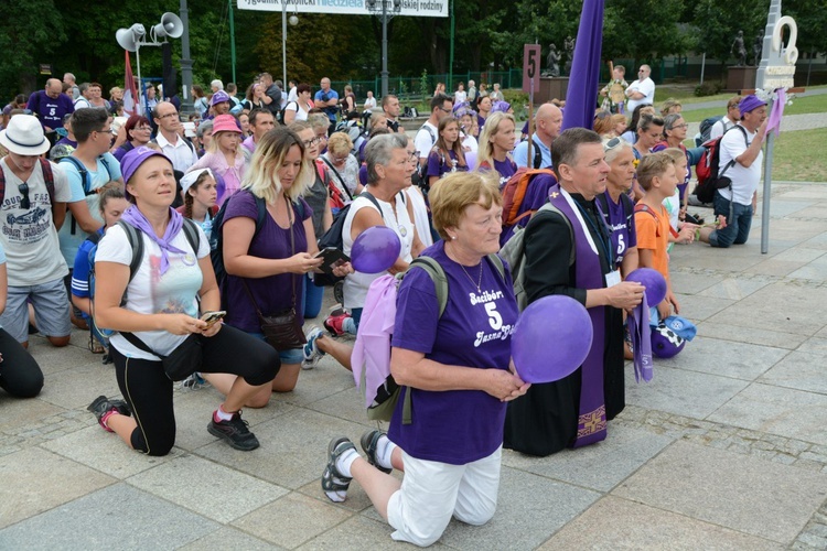 "Piątki" na ostatniej prostej