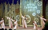 Prezentacja zespołów w namiocie festiwalowym 