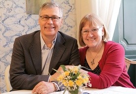 Ulf i Birgitta Ekmanowie misjonarze ze Szwecji, zostali pociągnięciu ku Kościołowi katolickiemu.