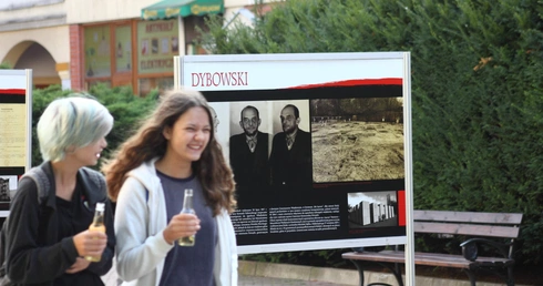 Ku pamięci "Korwina"