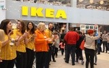 Pracownicy IKEA powitali pierwszych klientów oklaskami