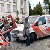 Wóz transmisyjny stanął na pl. Corazziego przed Urzędem Miejskim