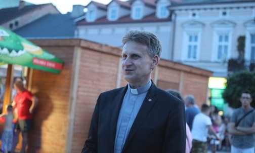 Wśród publiczności nie zabrakło księży salezjanów, z dyrektorem oświęcimskiego Zakładu Salezjańskiego św. Jana Bosko ks. Dariuszem Bartochą na czele.