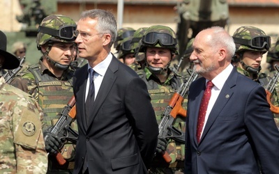 Macierewicz: Obecność sił NATO w Polsce jest gwarancją, że bezpieczeństwo wróci do Europy