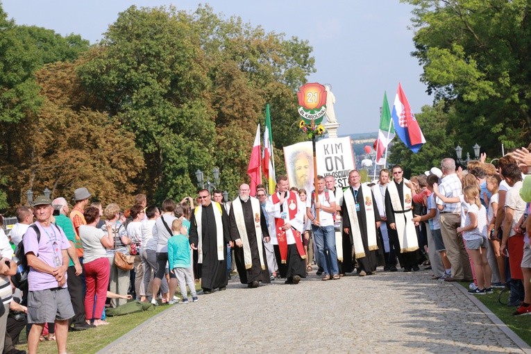 Grupa 21 - wejście
