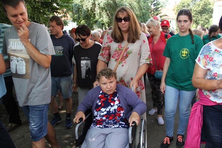 Pielgrzymka i piknik w Henrykowie