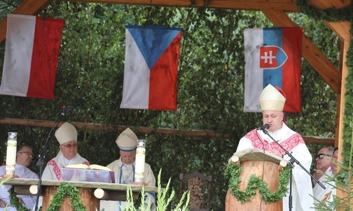 Uczestników uroczystości pozdrowił bp Piotr Greger