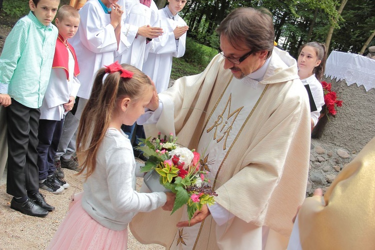 Błogosławieństwo groty Matki Bożej z Lourdes w Bińczu