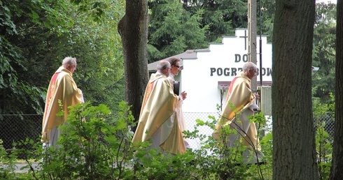 Błogosławieństwo groty Matki Bożej z Lourdes w Bińczu