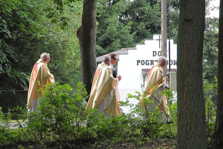 Błogosławieństwo groty Matki Bożej z Lourdes w Bińczu