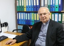 Ks. Stanisław Łabendowicz na nowy rok szkolny życzy katechetom i uczniom przede wszystkim światła Ducha Świętego