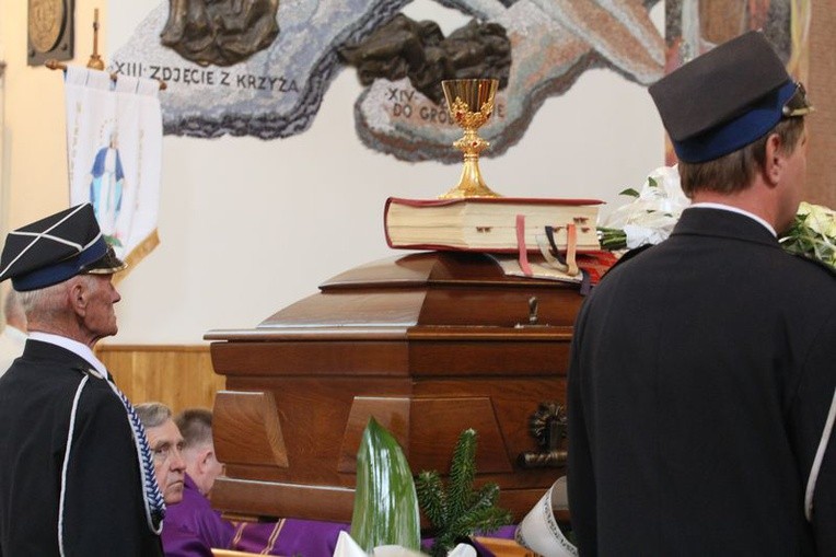 Pogrzeb ks. Mariana Dwornickiego