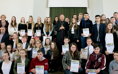 Każdego roku kilka tysięcy uczniów w diecezji radomskiej bierze udział w konkursach katechetycznych organizowanych przez Wydział Katechetyczny kurii biskupiej