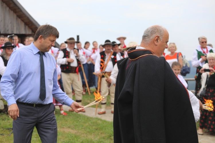 Karpacka watra na Złotym Groniu w Istebnej