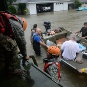 W Houston wprowadzono godzinę policyjną