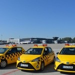 Nowe samochody "follow me" w Kraków Airport