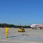 Nowe samochody "follow me" w Kraków Airport