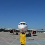 Nowe samochody "follow me" w Kraków Airport