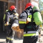 Ćwiczenia strażaków w kościele w Nowej Soli
