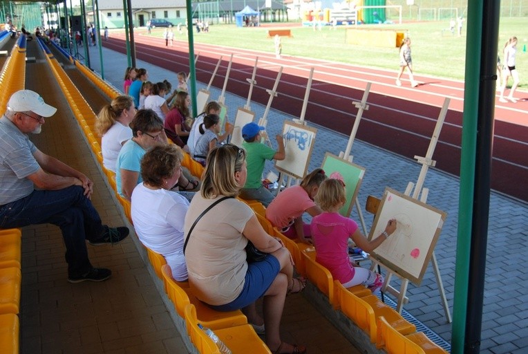 Zabawa dziadków i wnuków