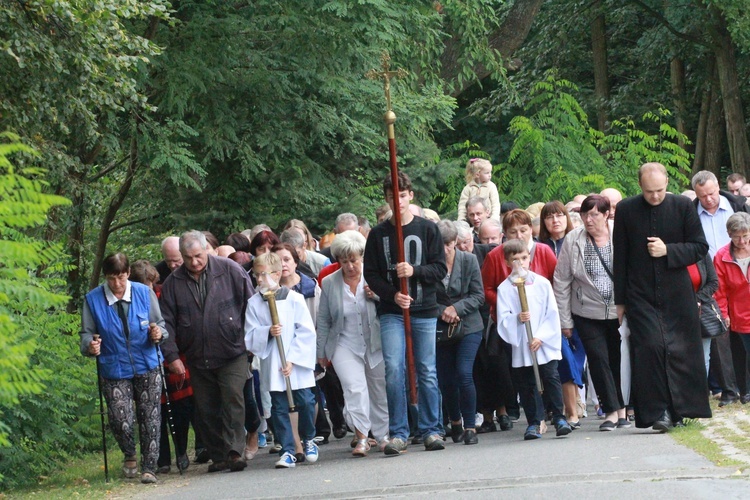 Dróżki różańcowe w Zawadzie